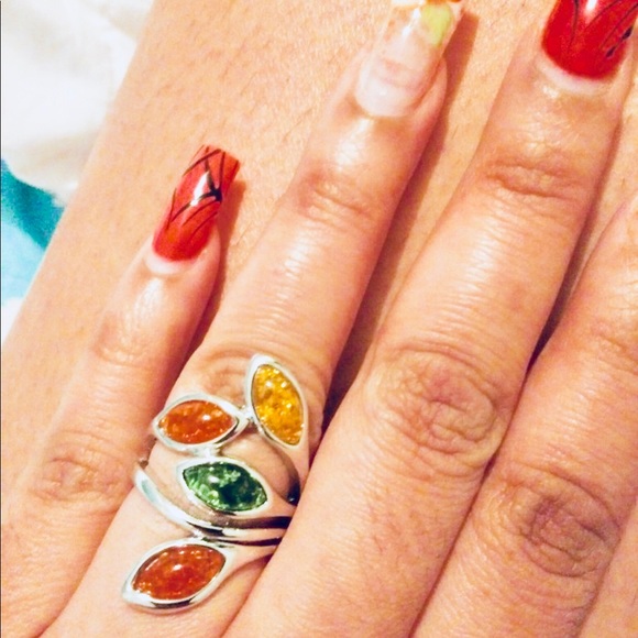 Gorgeous Silver Amber/Olive Leaf Ring - Picture 2 of 8